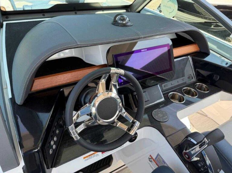 2026 Monterey Elite 27 - Mercury 400 V10!! US-RGFEB182F526 [photo 23]